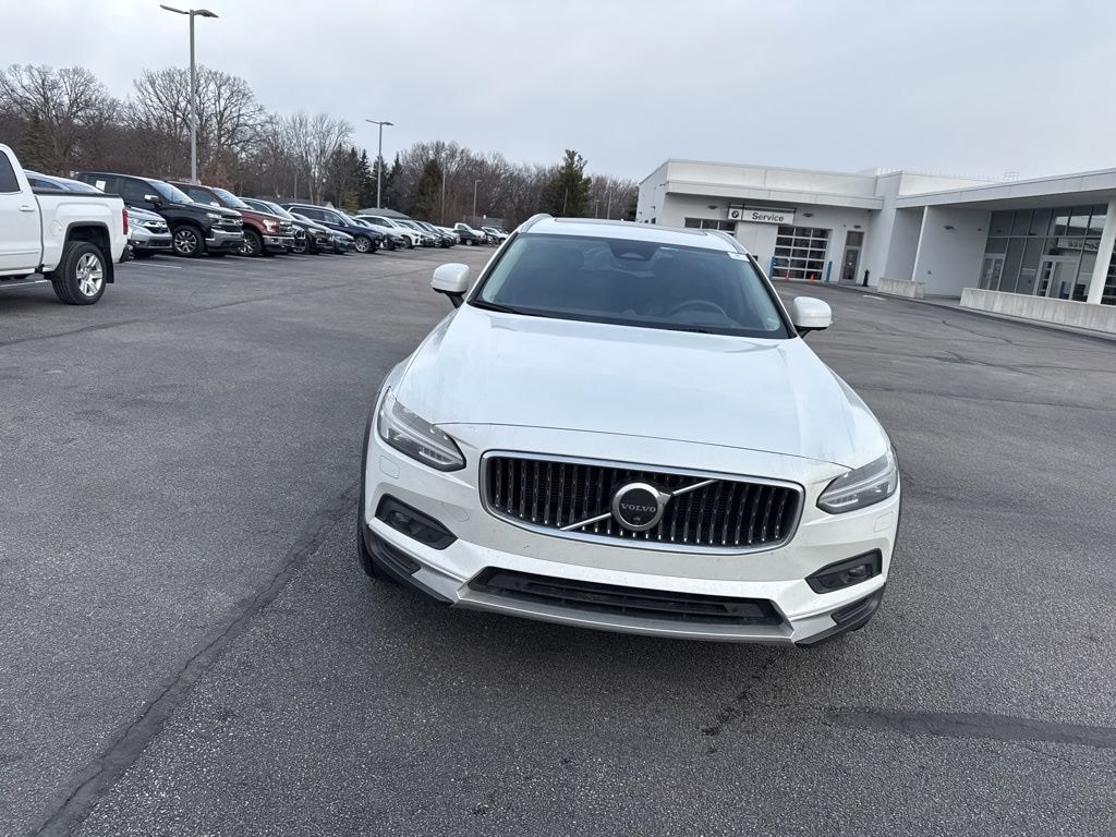 Used 2023 Volvo V90 Cross Country B6 AWD Ultimate Wagon