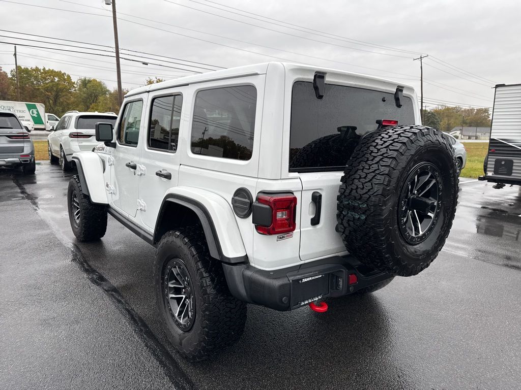 2024 Jeep Wrangler Rubicon photo 2