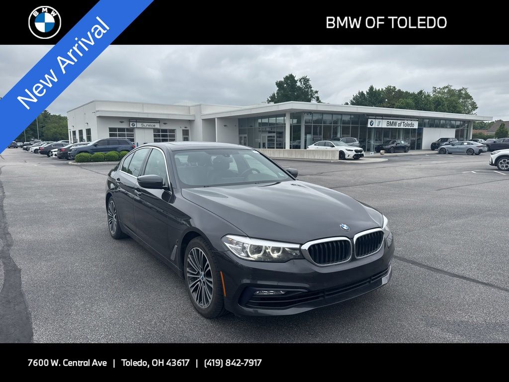 2018 BMW 5 Series 530e xDrive iPerformance Sedan's photo