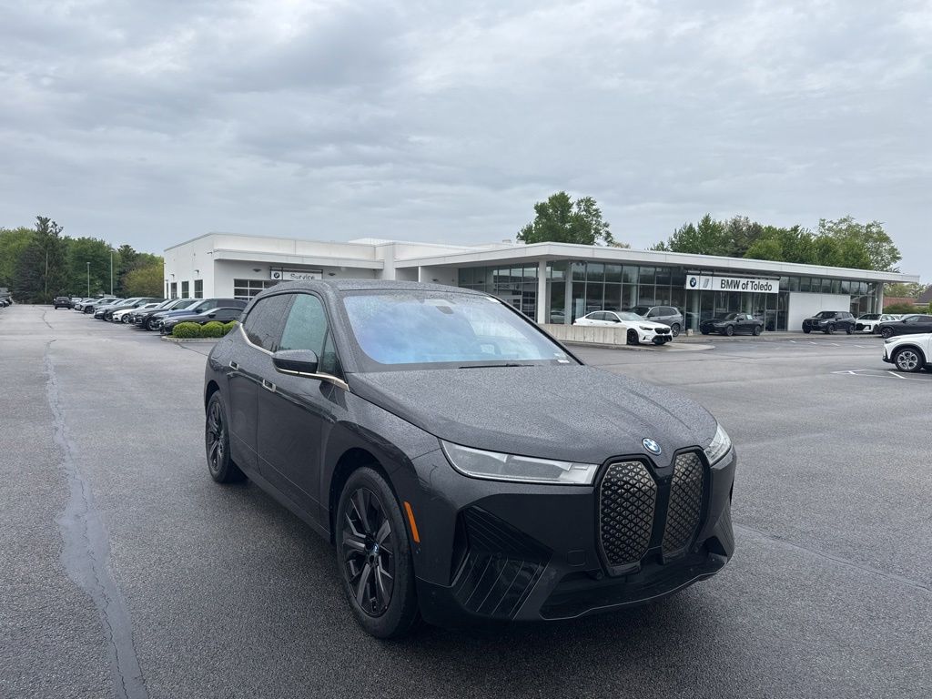 2024 BMW iX xDrive50's photo