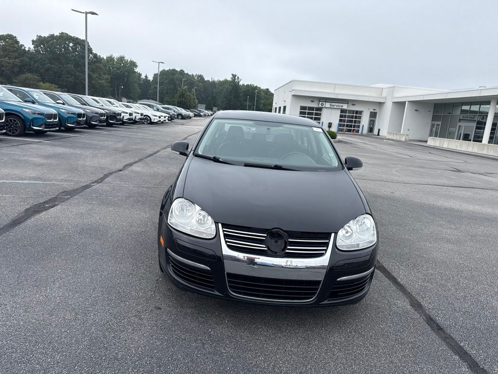 Used 2010 Volkswagen Jetta Limited Edition with VIN 3VWAX7AJ7AM158444 for sale in Toledo, OH