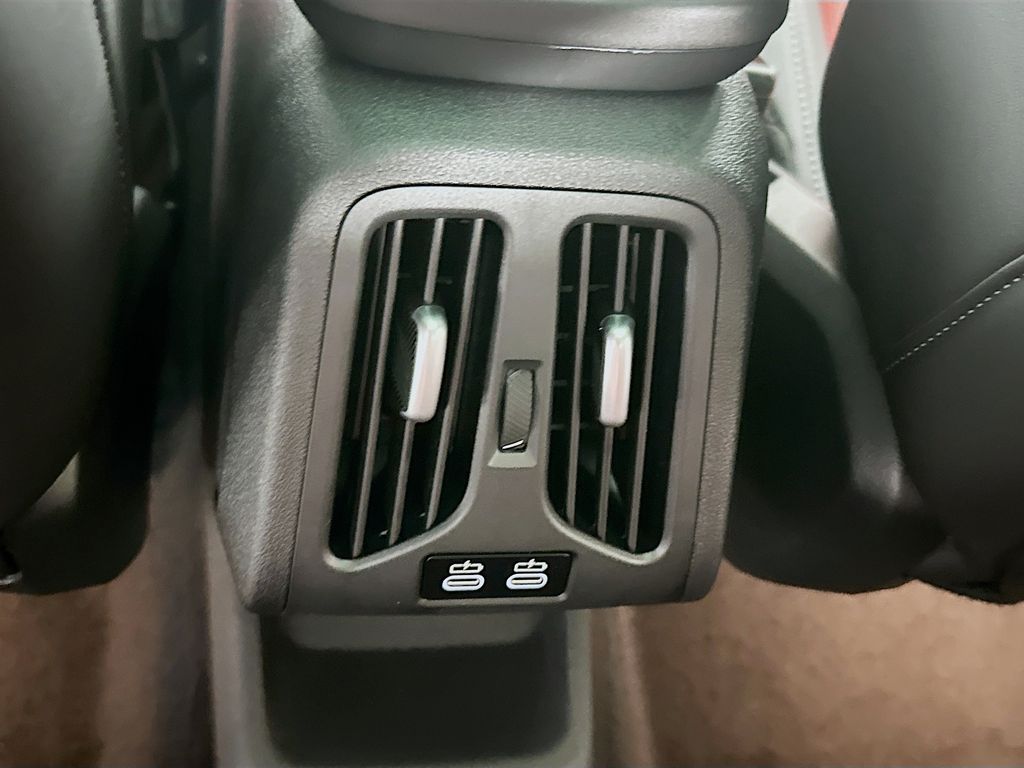 2025 BMW X2 28i - Photo 31