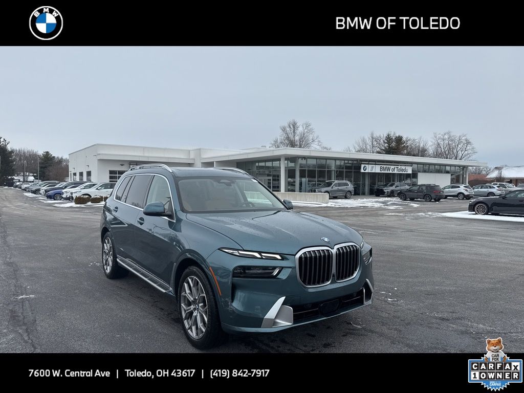 2024 BMW X7 40i's photo