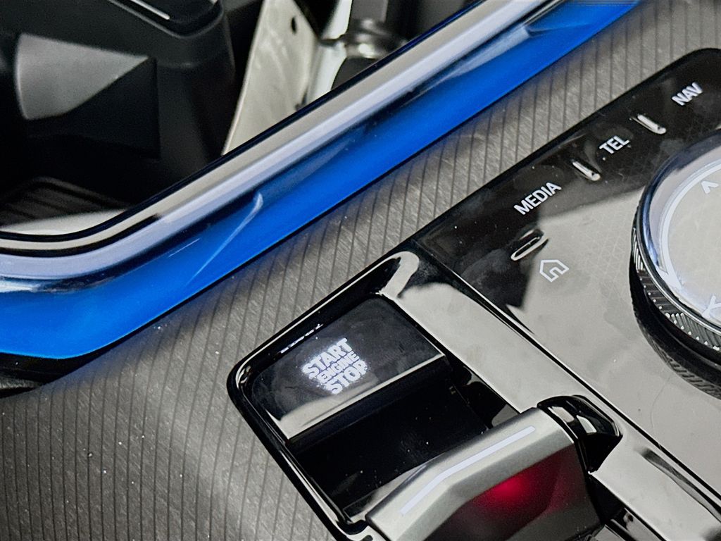2025 BMW X3 30 - Photo 16