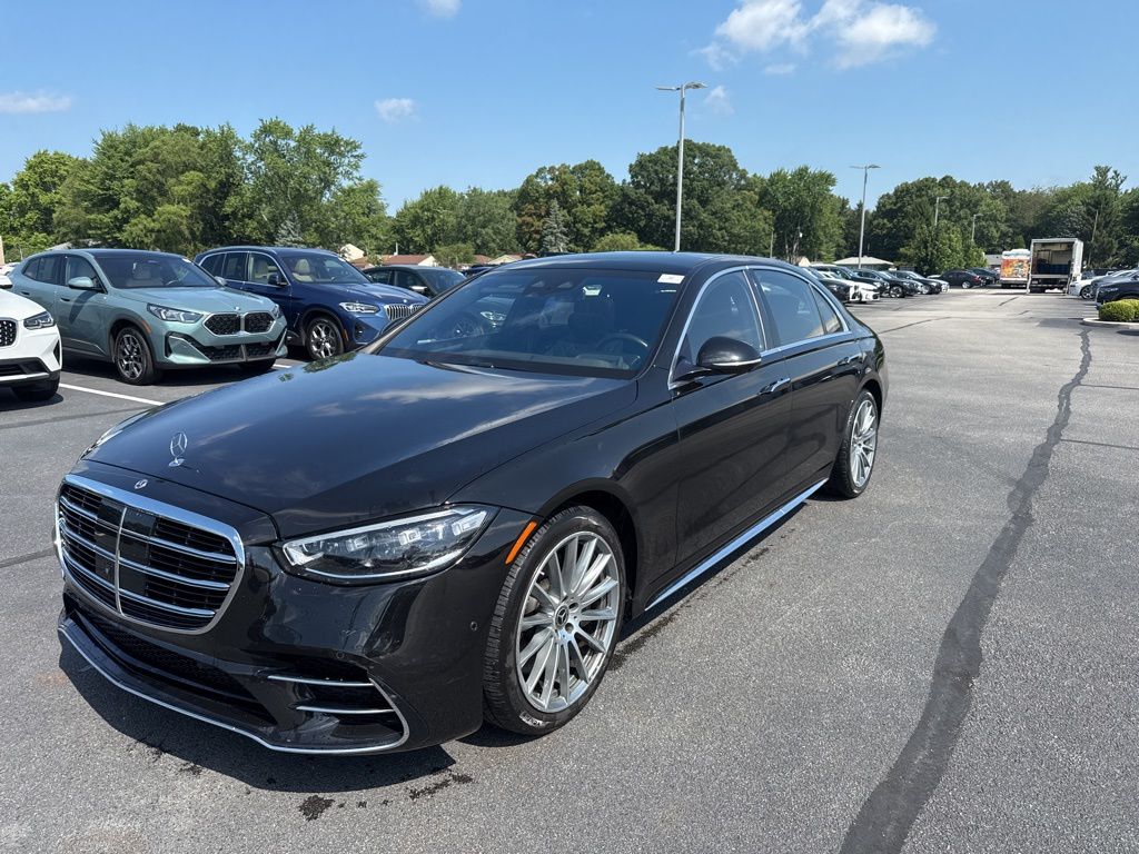 2022 Mercedes Benz S Maybach 580 4MATIC photo 2