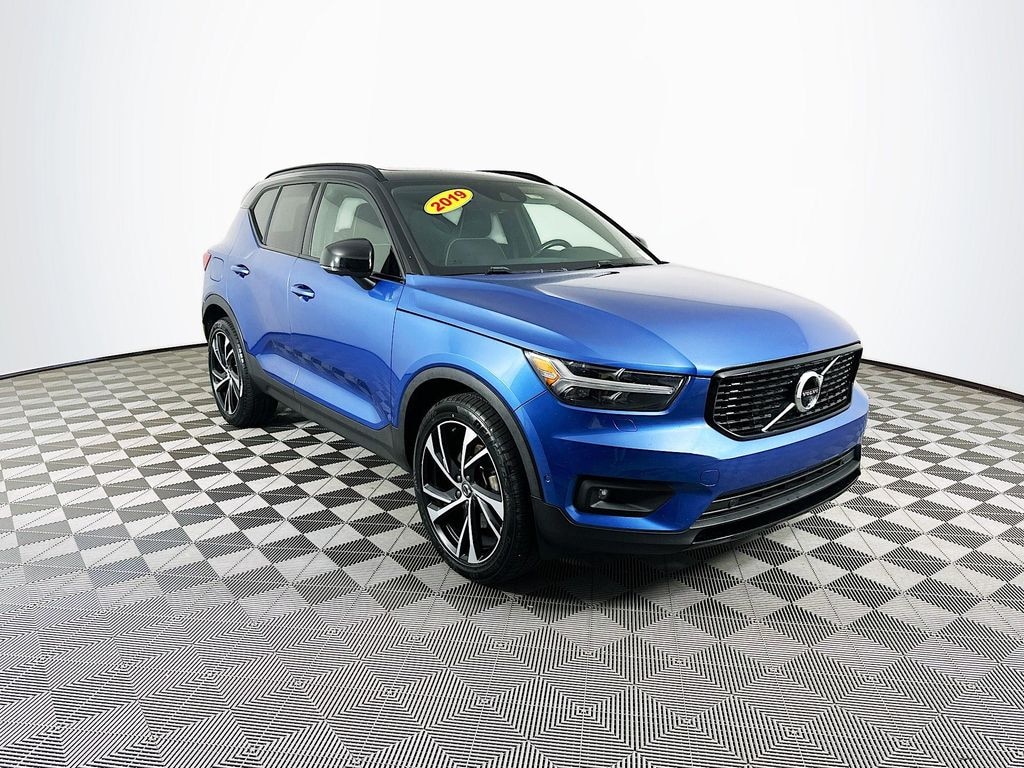 Used 2019 Volvo XC40 T5 R-Design SUV