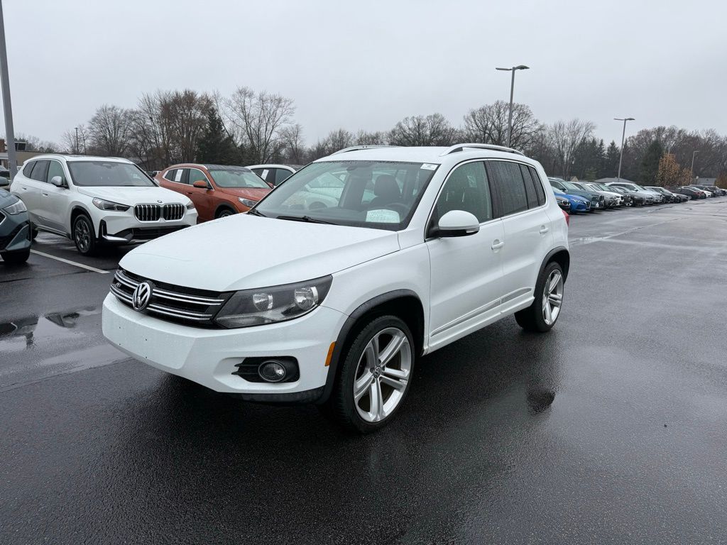2016 Volkswagen Tiguan R-Line SEL photo 3