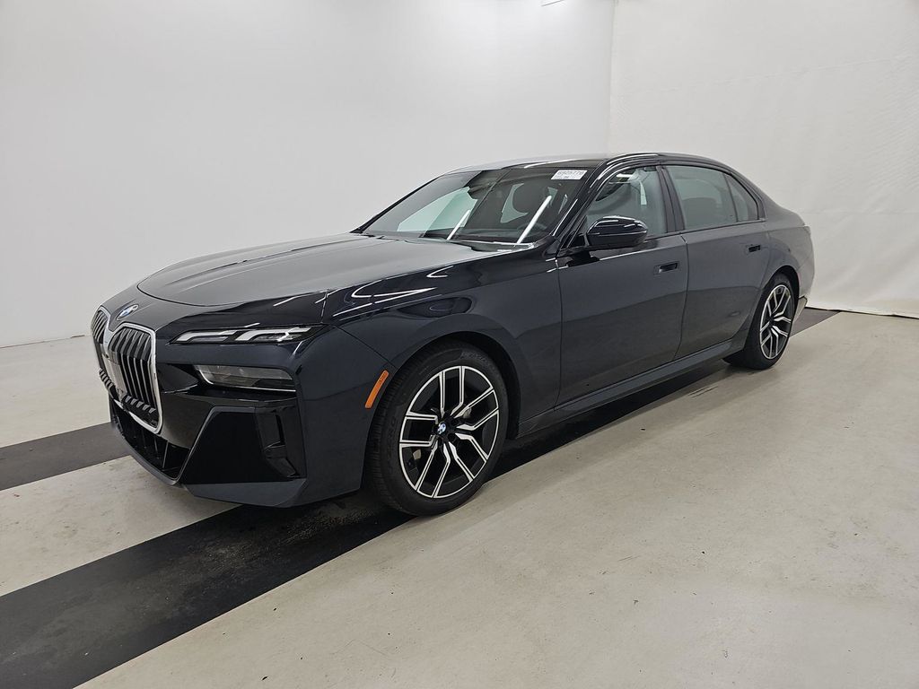 2025 BMW 7 Series 740i xDrive Sedan's photo