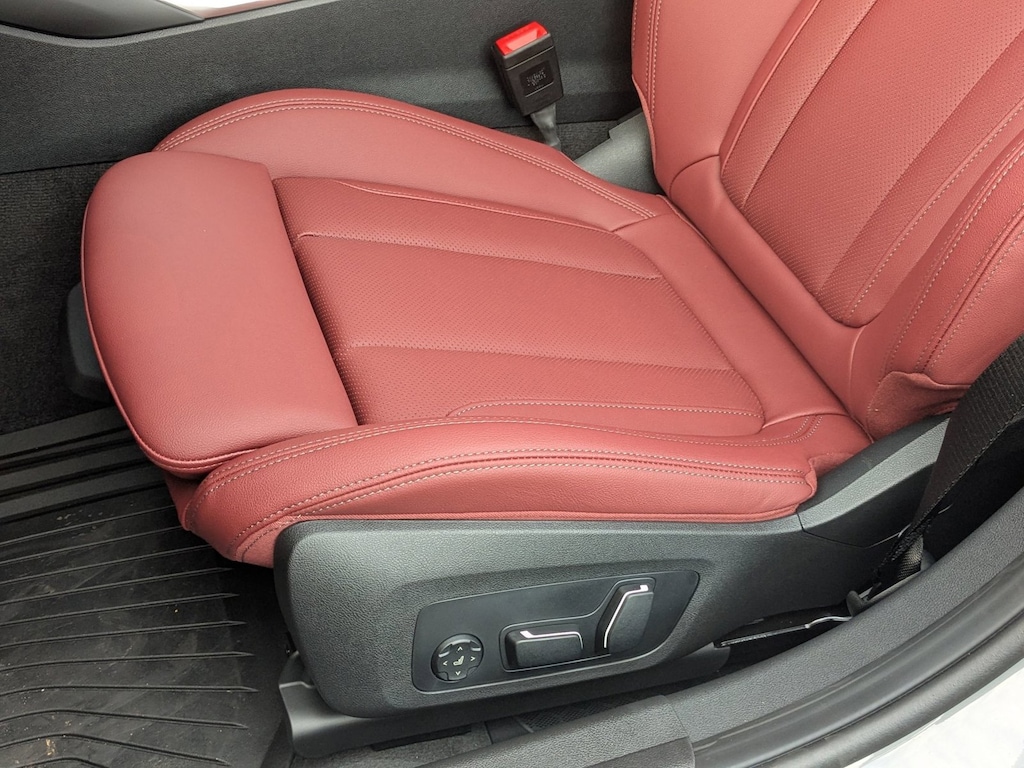 New 2026 BMW 330i xDrive Sedan