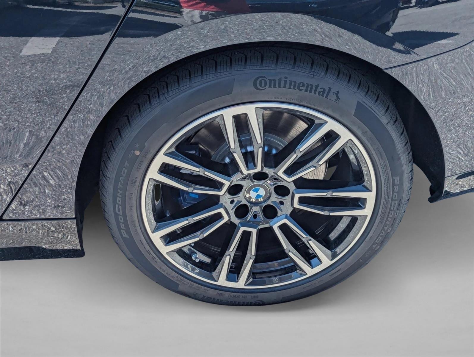 2026 BMW 5 Series 530i - Photo 9