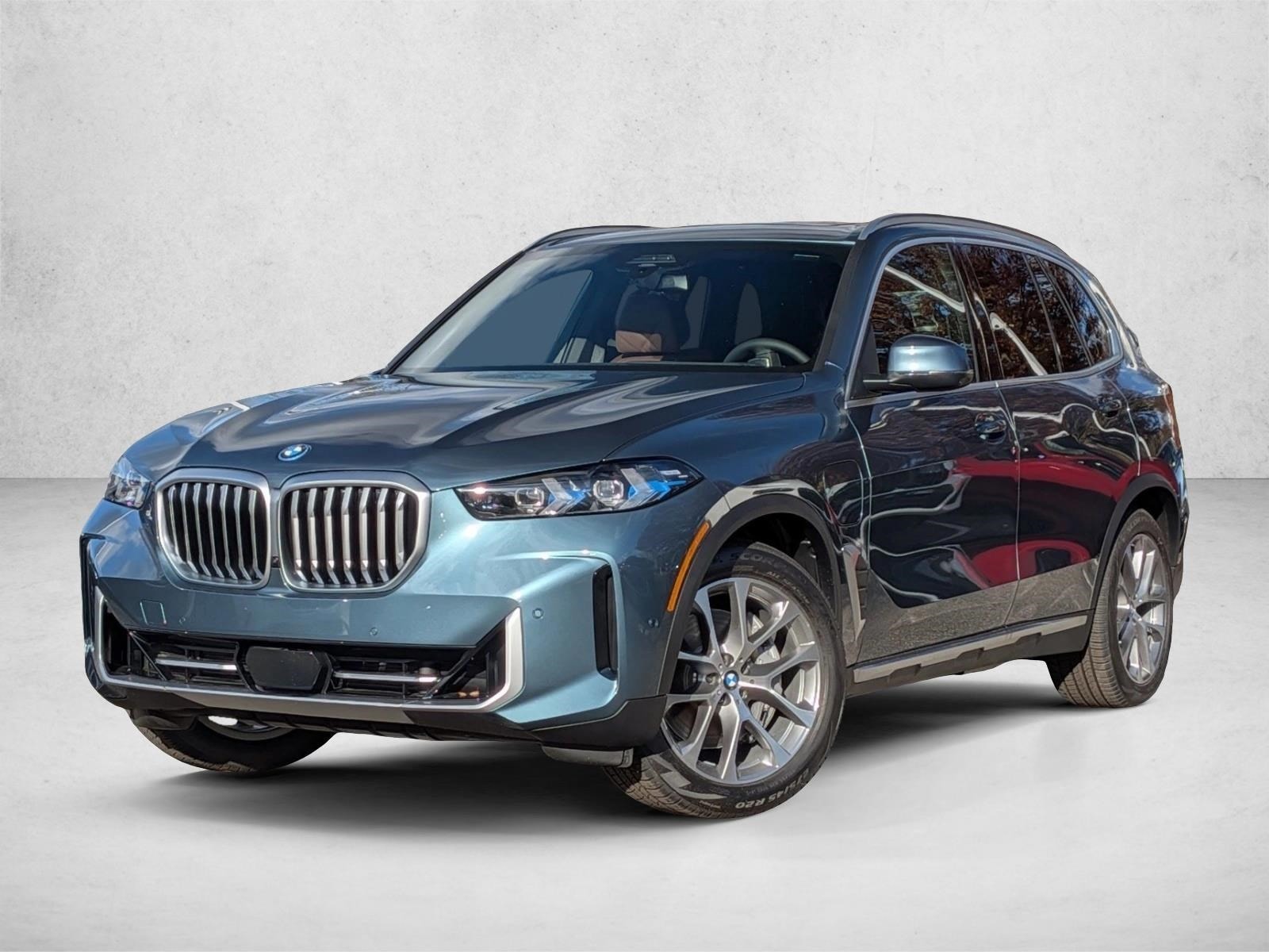 2026 BMW X5 50e's photo