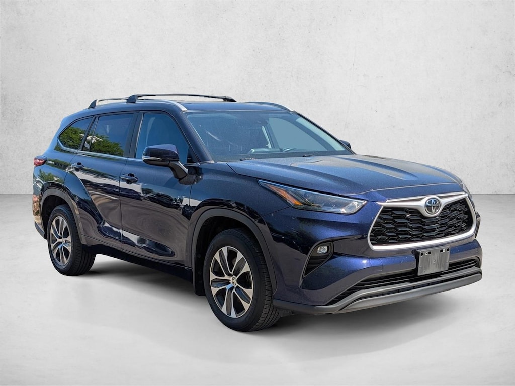 Used 2023 Toyota Highlander SUV