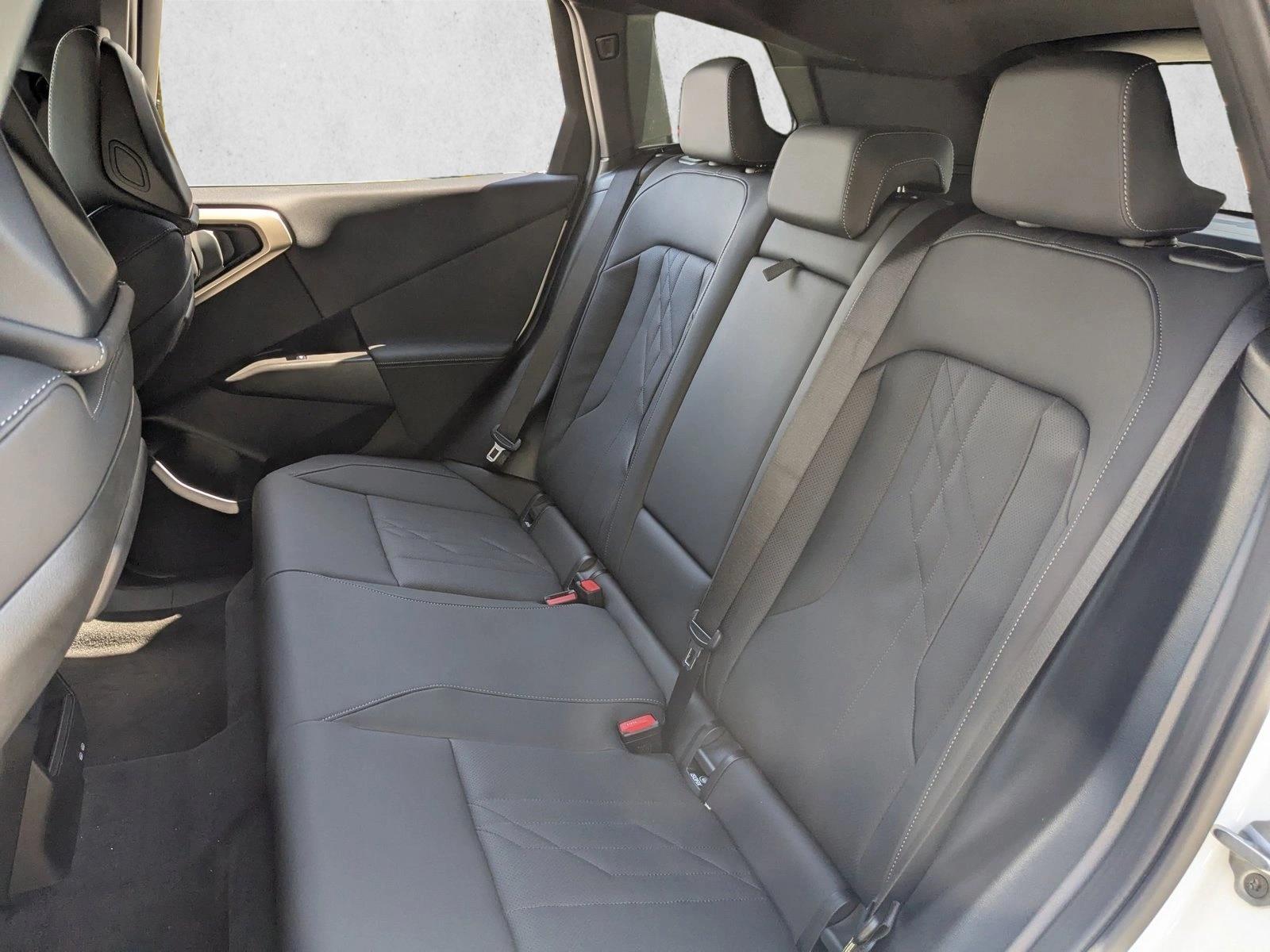 2025 BMW X3 30 - Photo 16