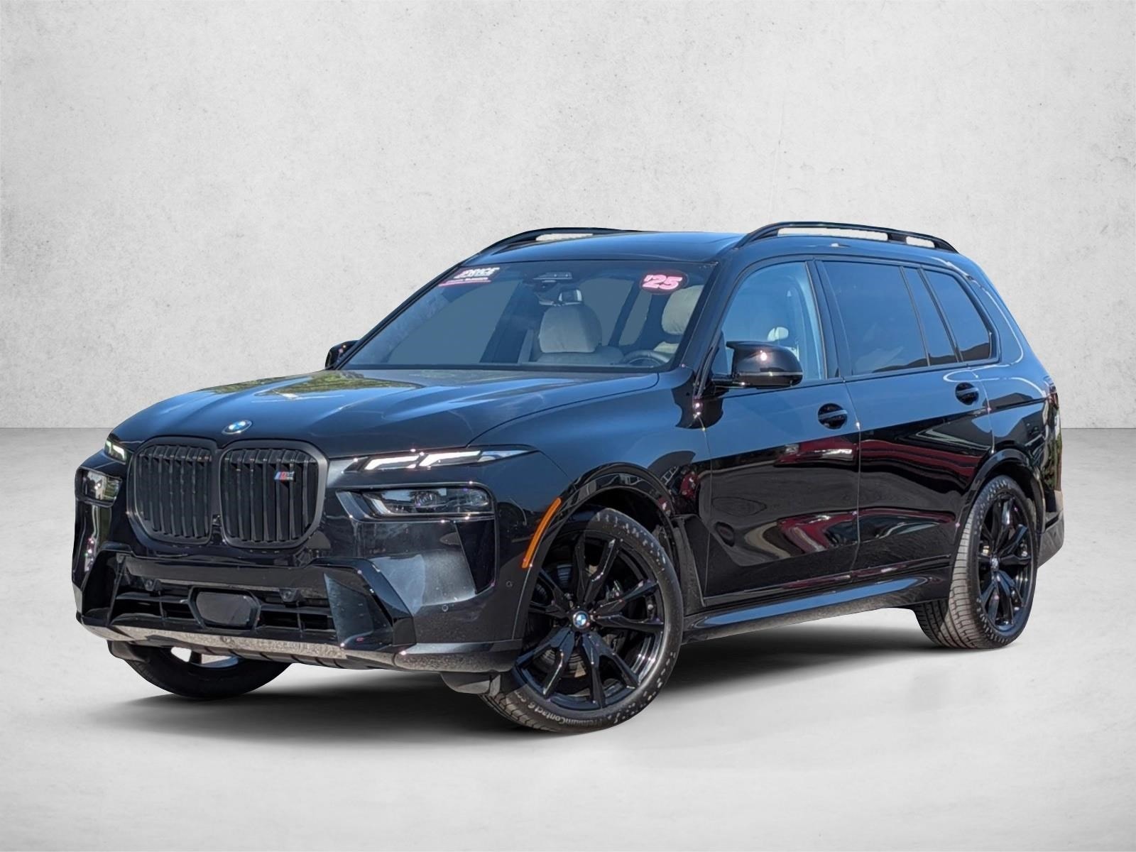 2025 BMW X7 M60i's photo