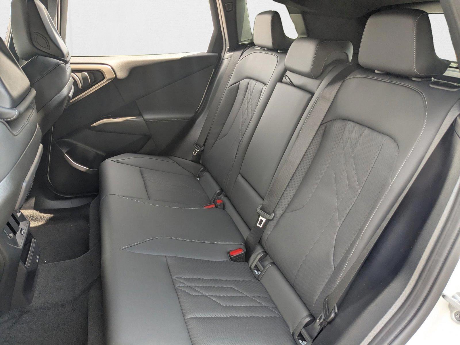 2025 BMW X3 30 - Photo 16