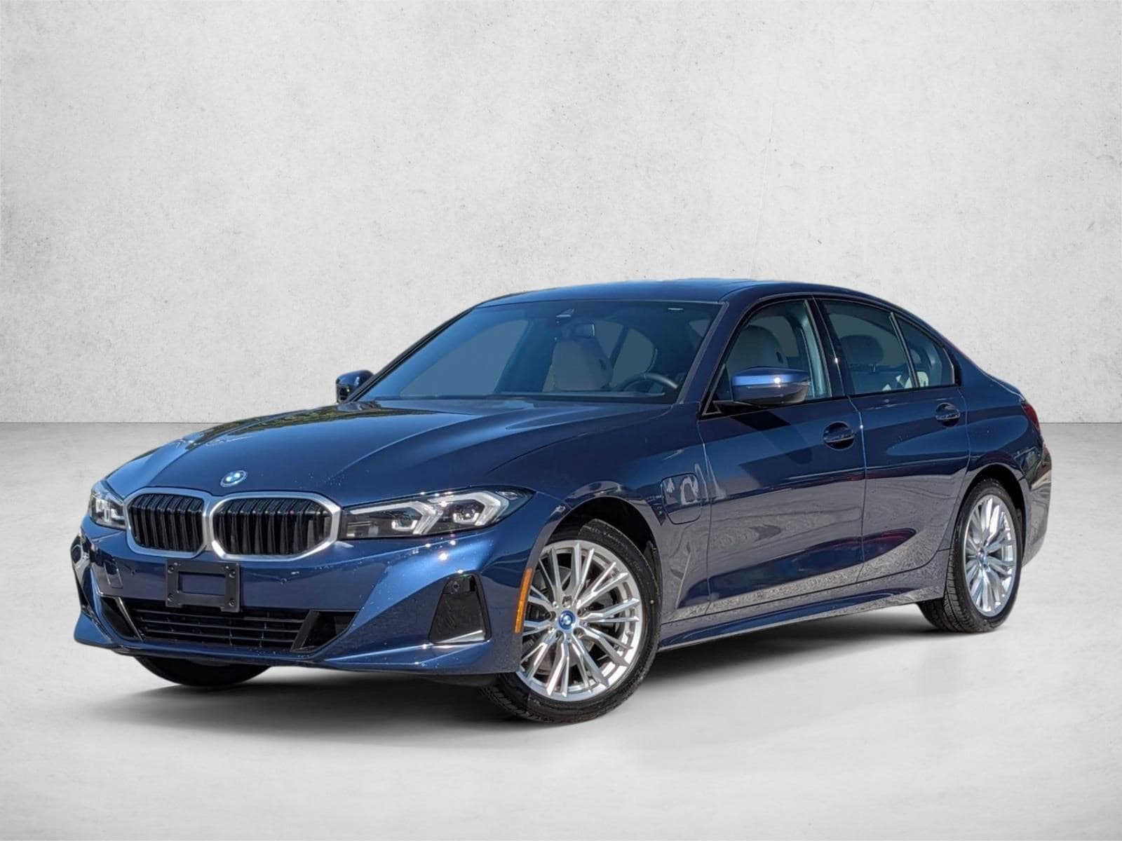 2023 BMW 3 Series 330e Sedan's photo