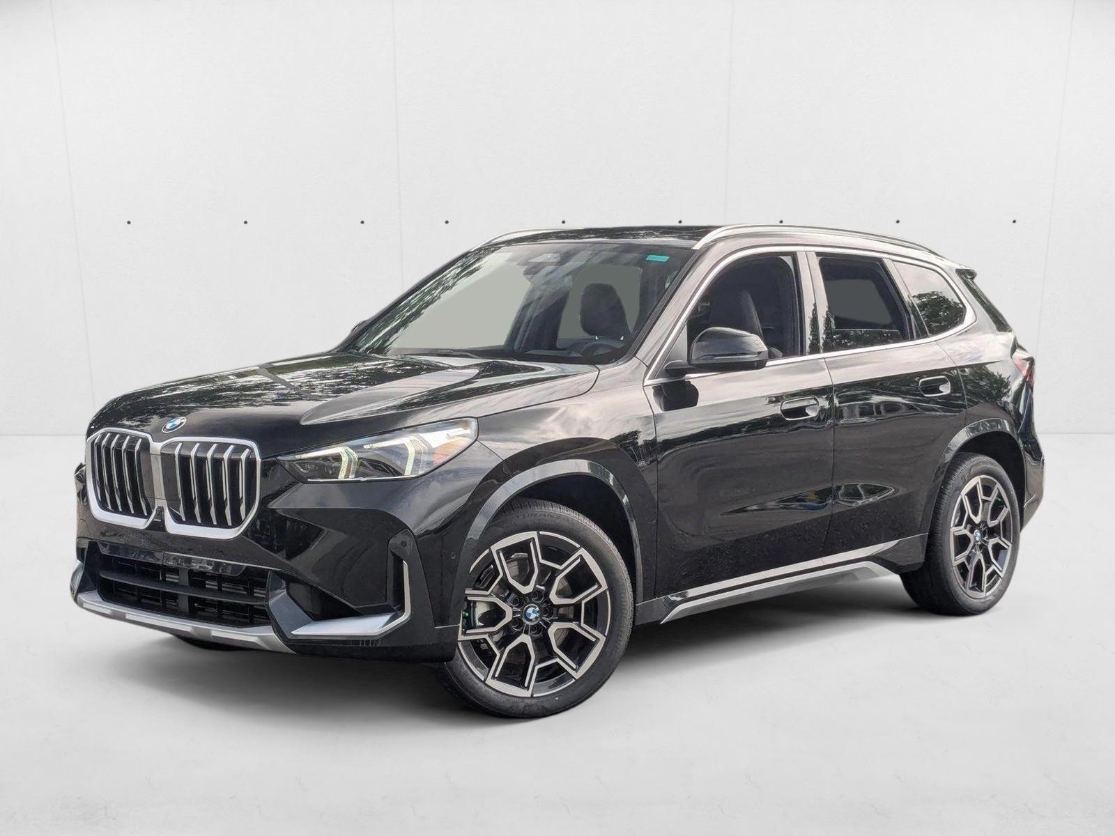 2025 BMW X1 28i's photo
