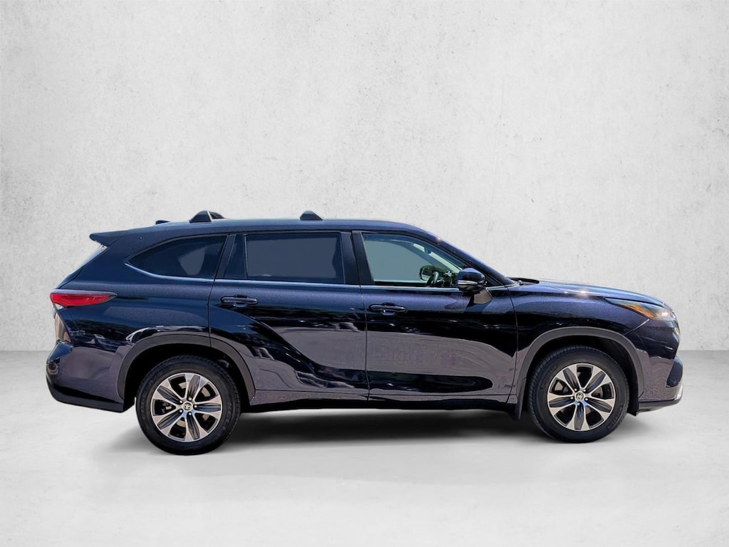 Used 2023 Toyota Highlander SUV