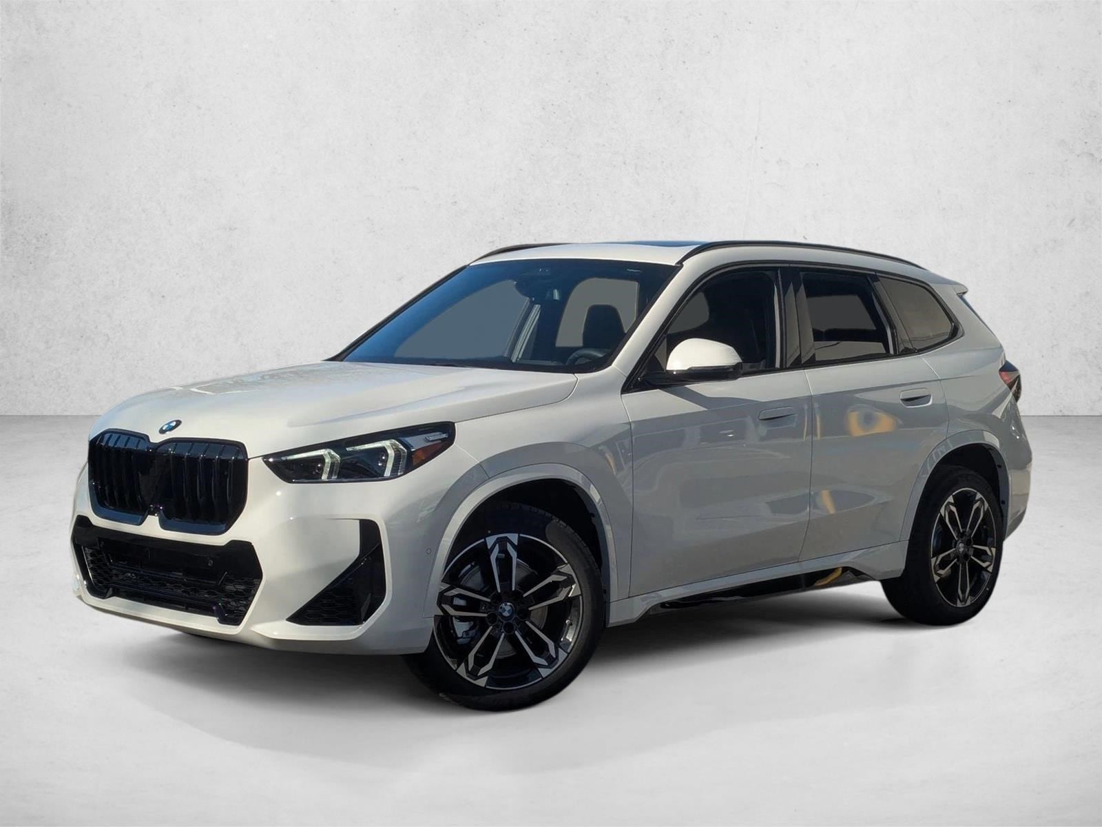 2026 BMW X1 28i's photo