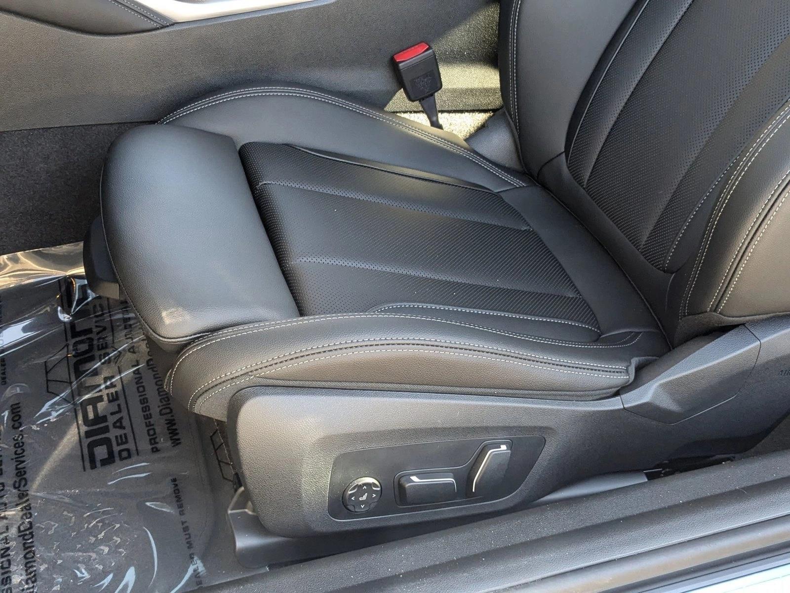 2025 Bmw 230i xDrive Coupe photo 3