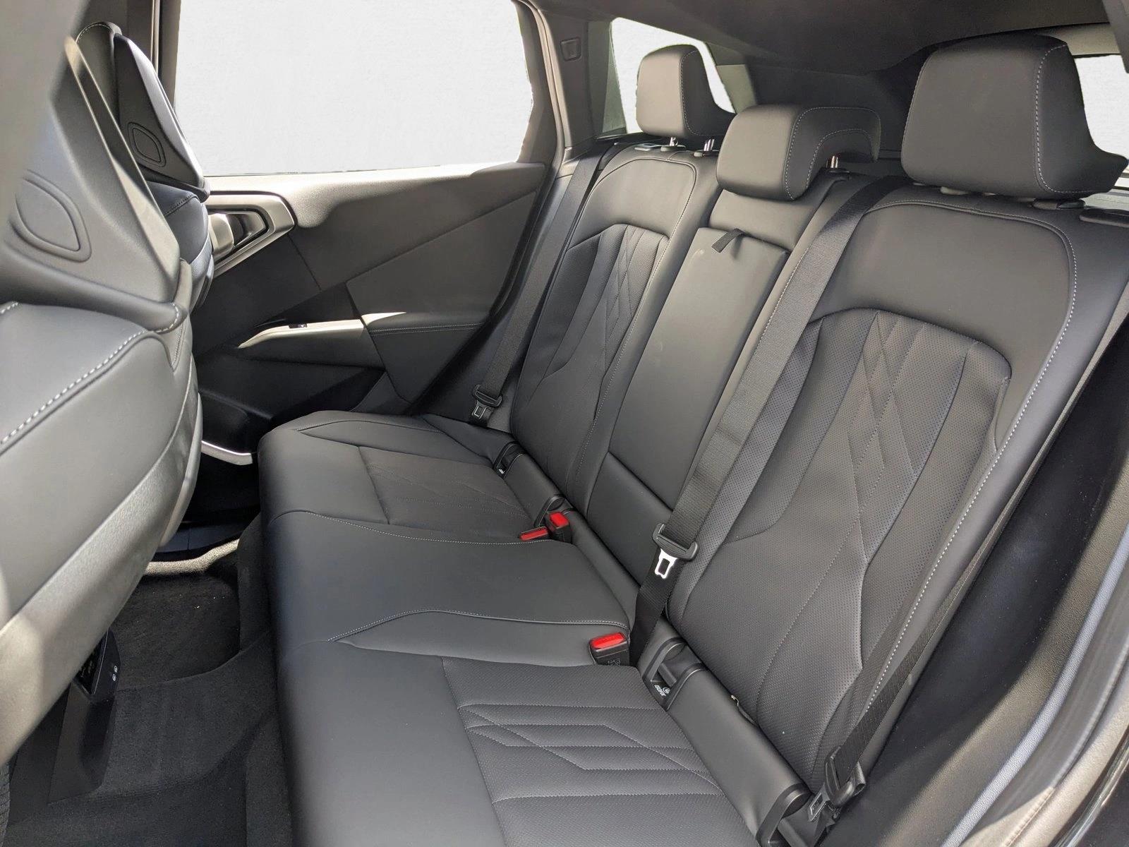 2026 BMW X3 30 - Photo 16