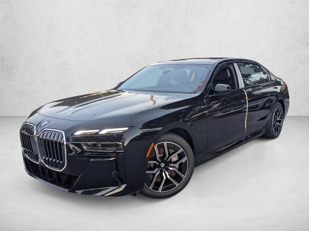 New 2026 BMW 750e xDrive Sedan
