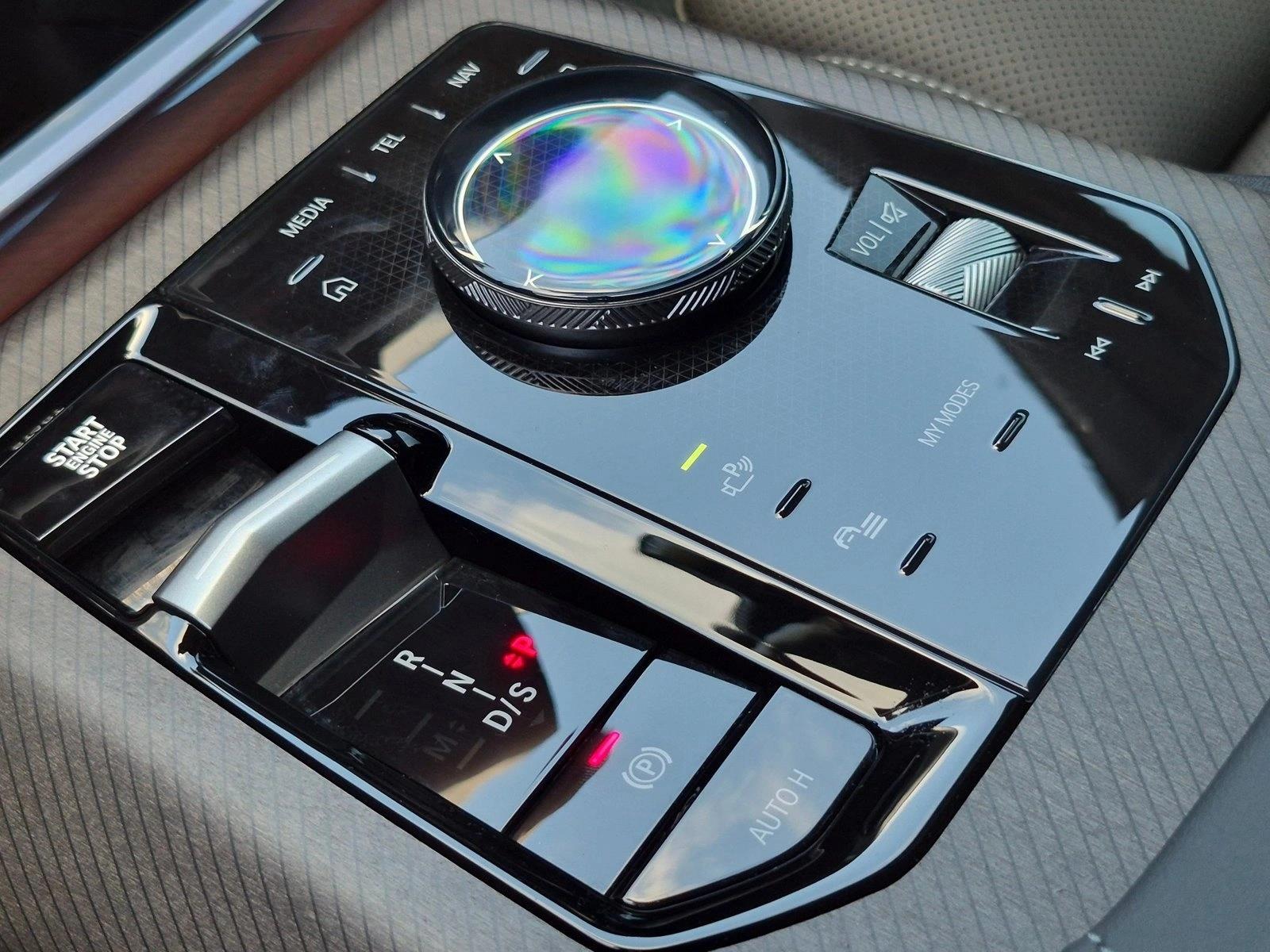 2026 BMW X3 30 - Photo 12