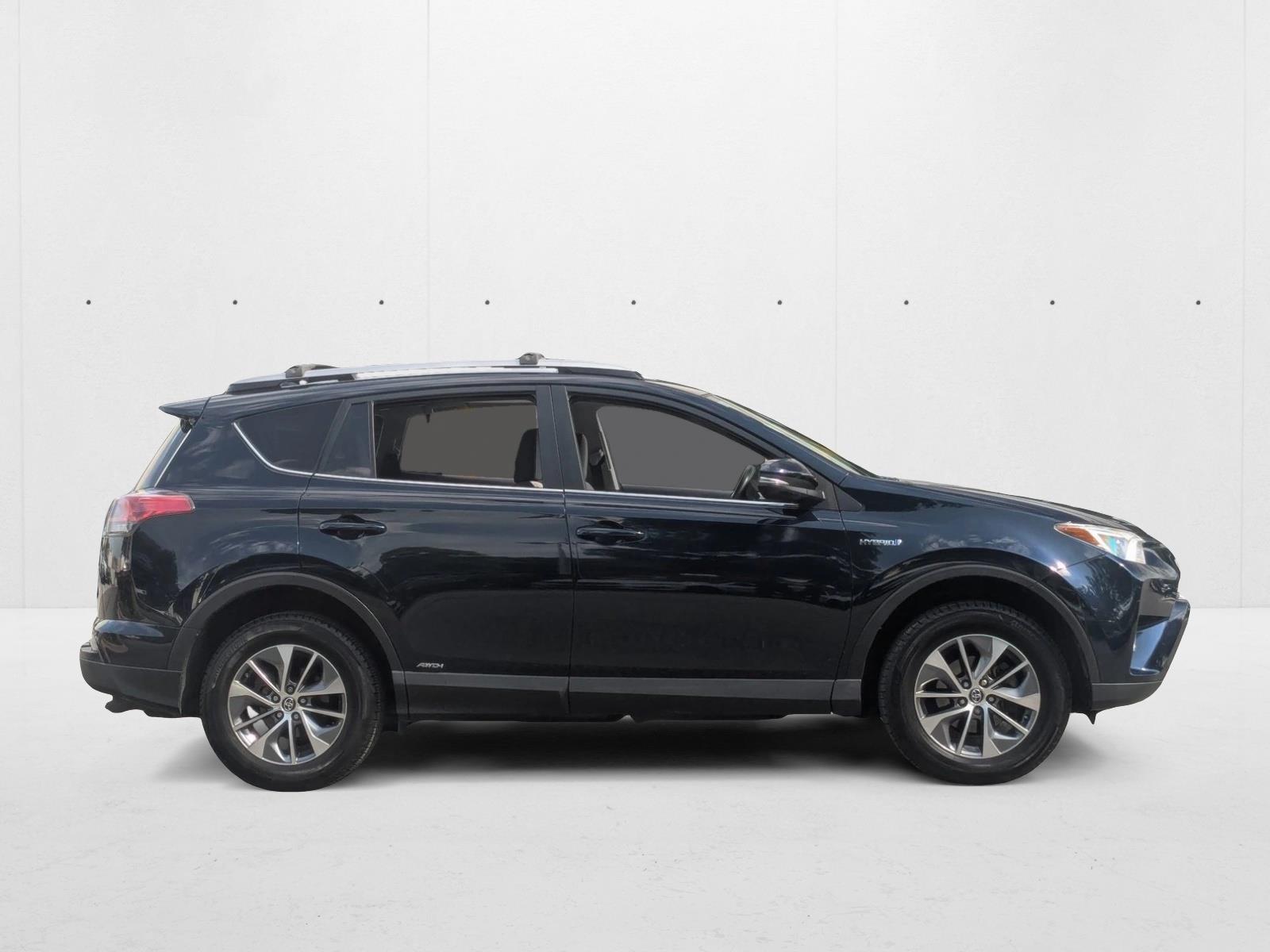 2018 Toyota RAV4 Hybrid XLE photo 4