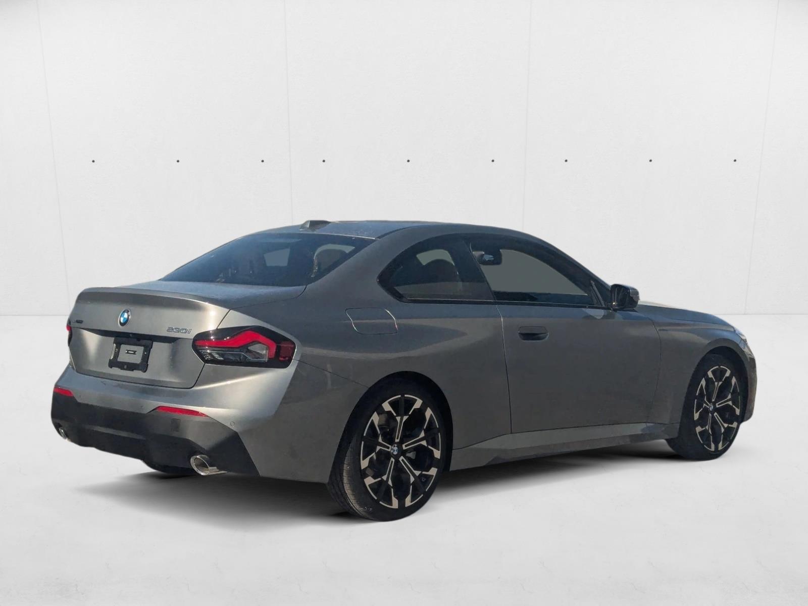 2025 Bmw 230i xDrive photo 2