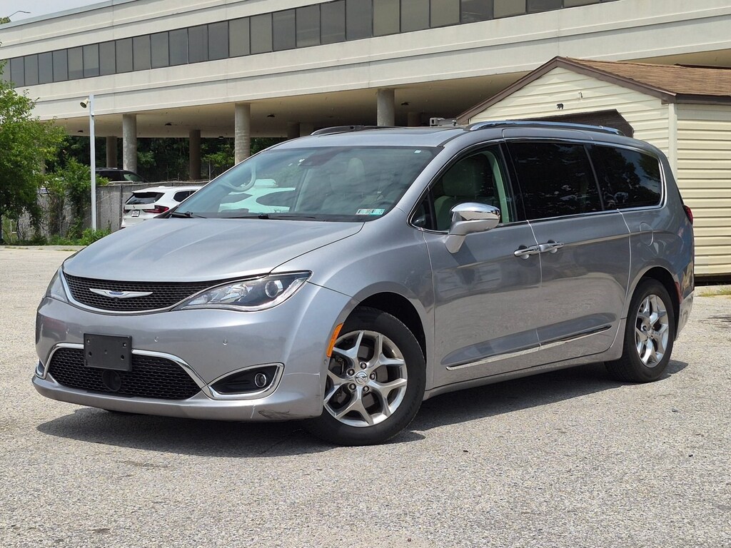 Used 2018 Chrysler Pacifica Limited Van