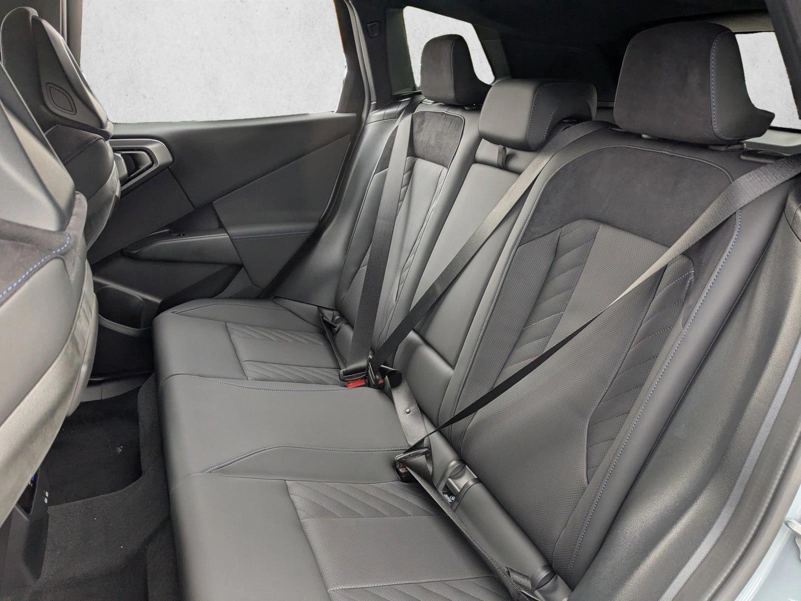 2026 BMW X3 30 - Photo 16