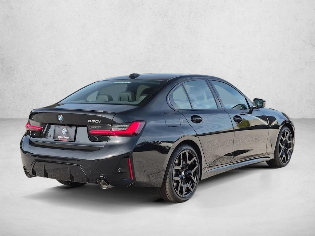 New 2026 BMW 330i xDrive Sedan