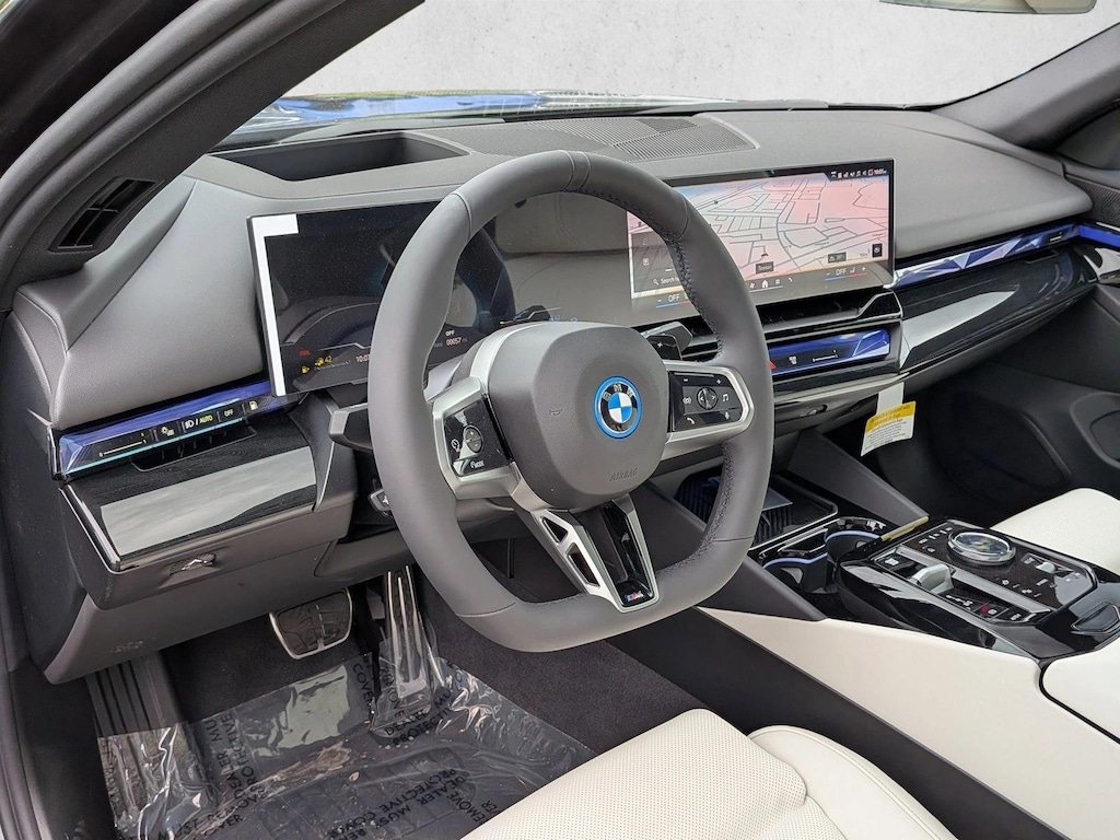New 2026 BMW 550e xDrive Sedan