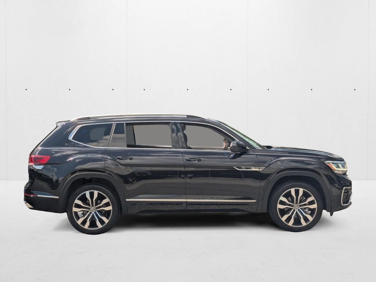 2023 Volkswagen Atlas V6 SEL Premium R-Line photo 3