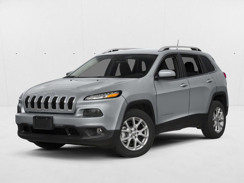 Used 2018 Jeep Cherokee Latitude 4x4 SUV
