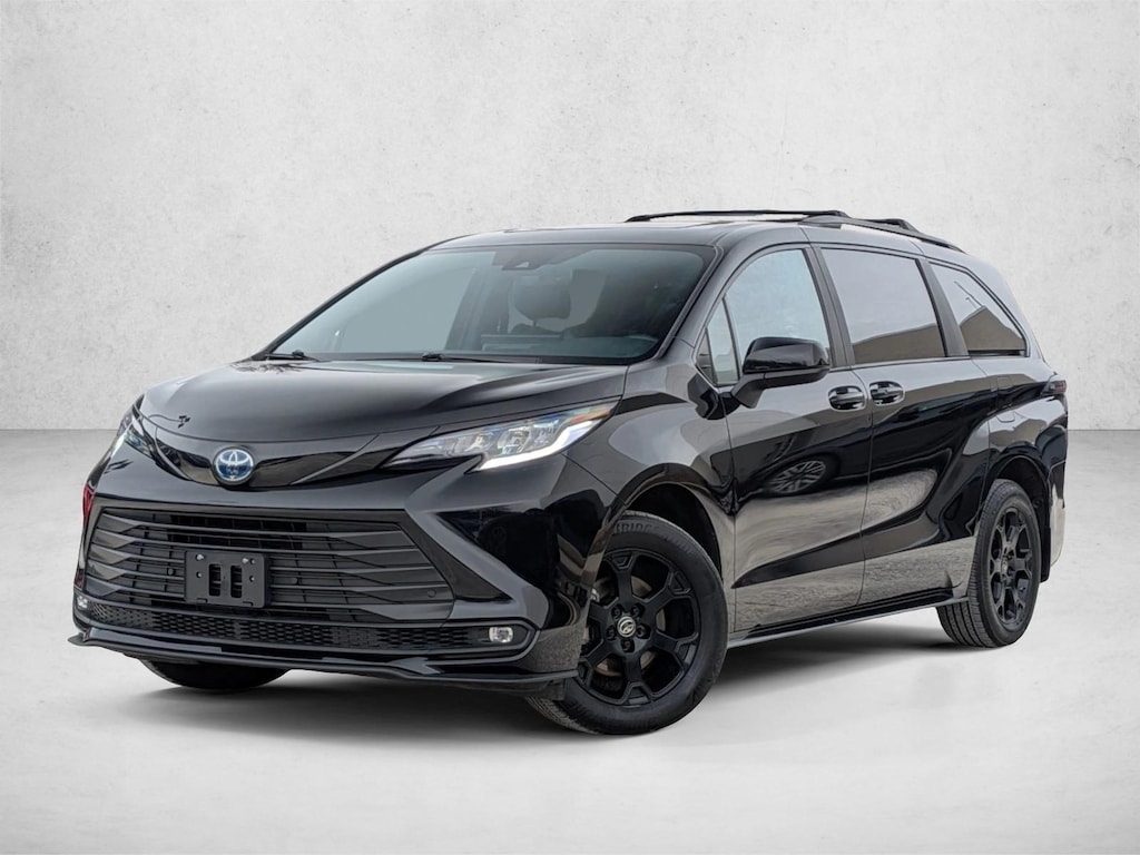 Used 2025 Toyota Sienna Woodland Edition Van Passenger Van