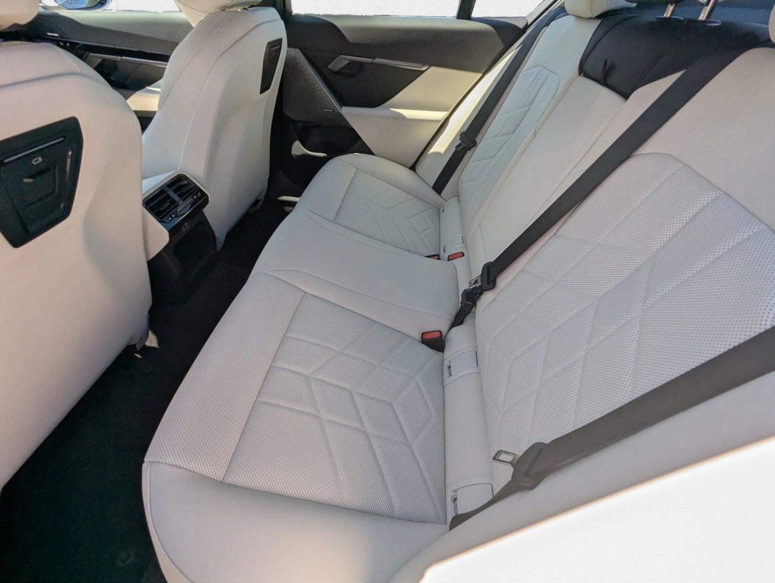 2026 BMW 5 Series 530i - Photo 15