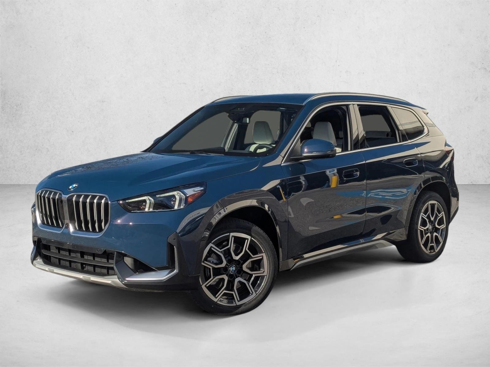 2026 BMW X1 28i's photo