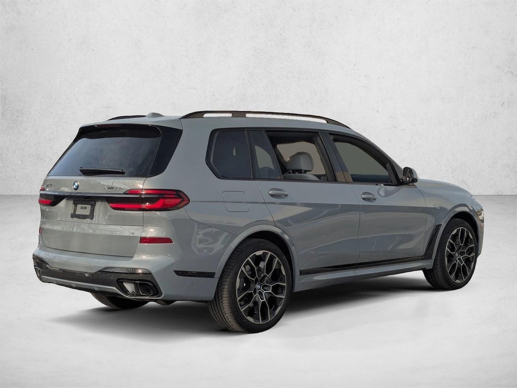 New 2026 BMW X7 xDrive40i SUV