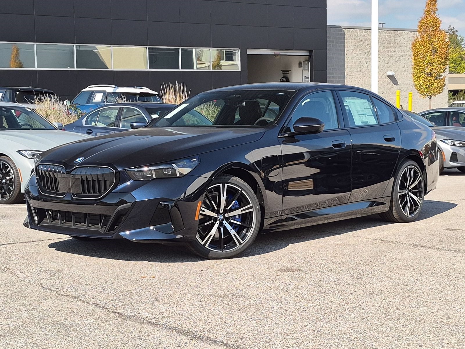 New 2027 BMW 550e xDrive Sedan