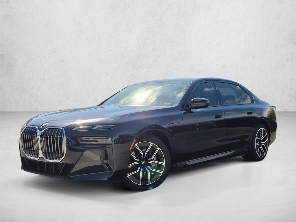 New 2026 BMW 750e xDrive Sedan