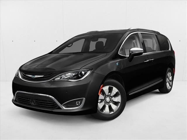 2019 Chrysler Pacifica Hybrid Limited's photo