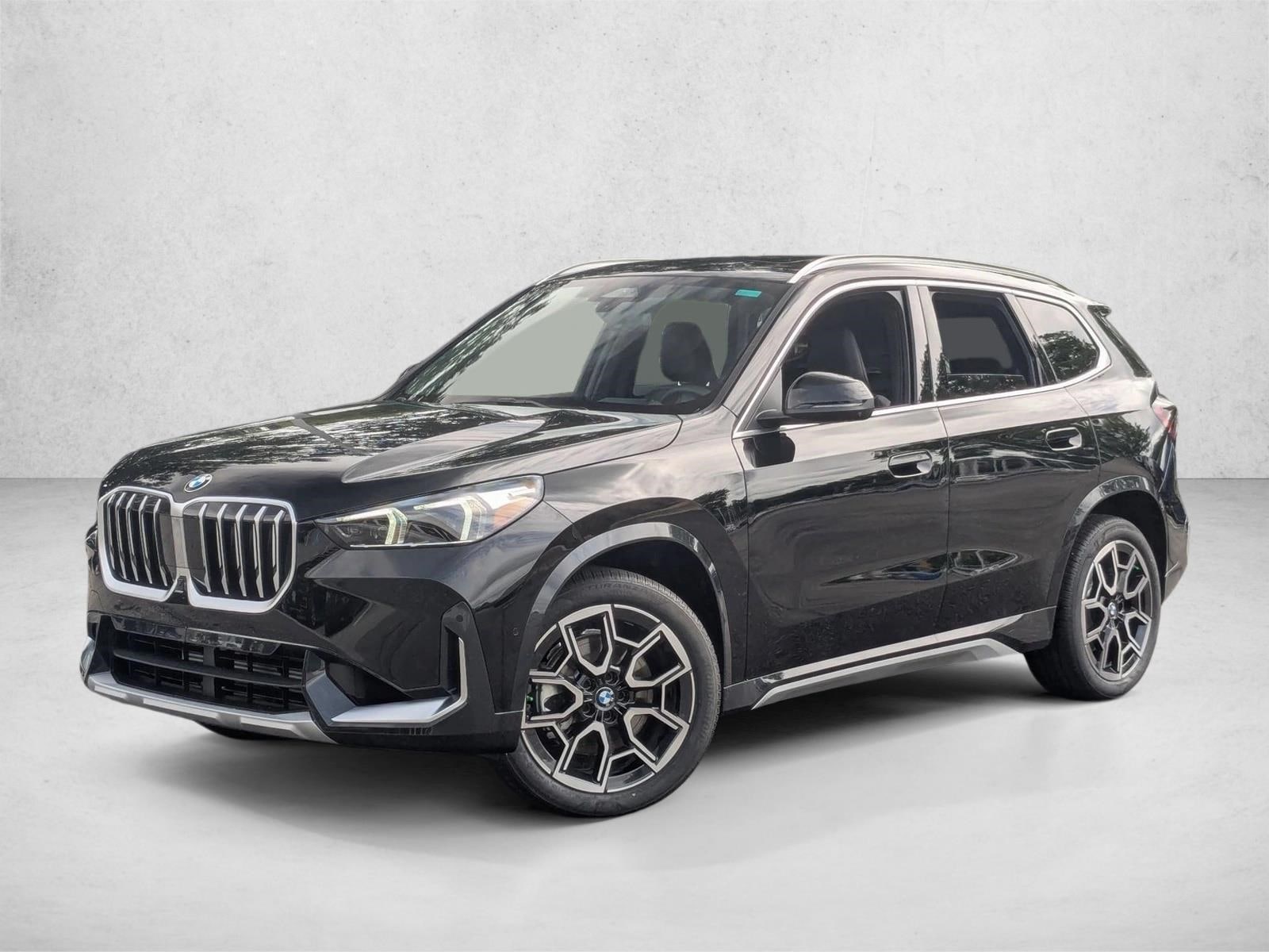 2025 BMW X1 28i's photo