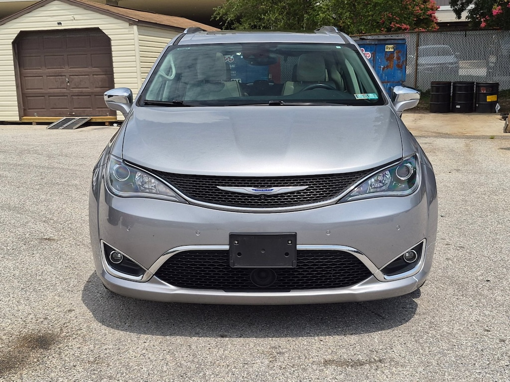 Used 2018 Chrysler Pacifica Limited Van