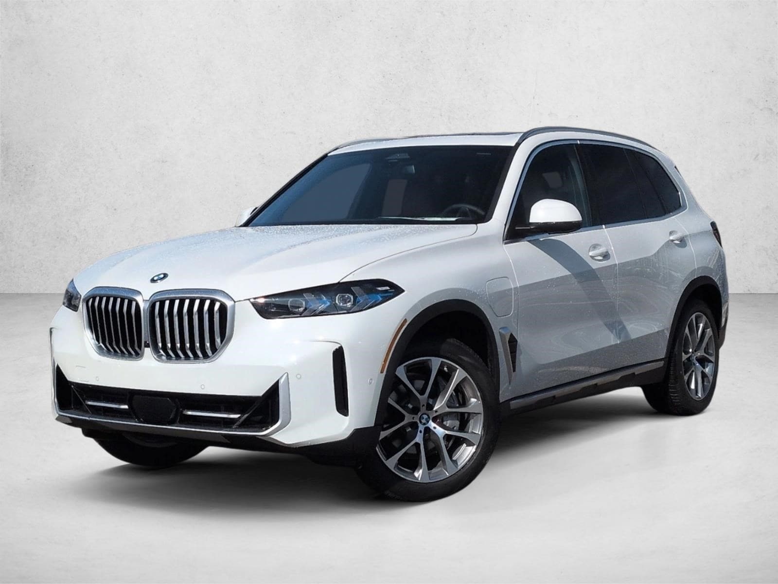 2026 BMW X5 xDrive50e's photo