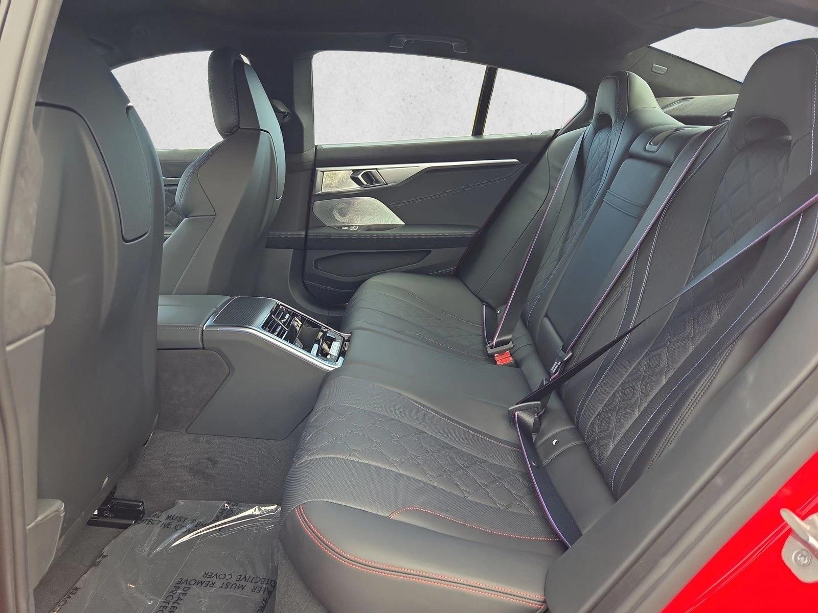 2026 BMW 8 Series M850i - Photo 16