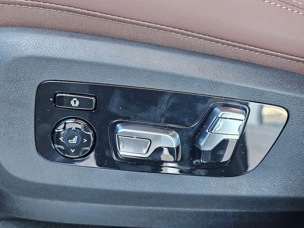 New 2026 BMW X7 M60i SUV