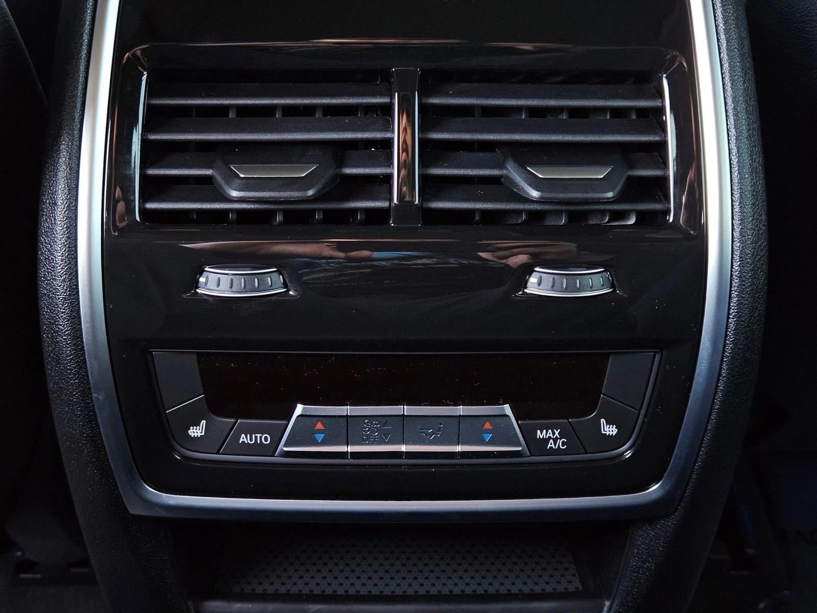 2026 BMW X5 M60i - Photo 17