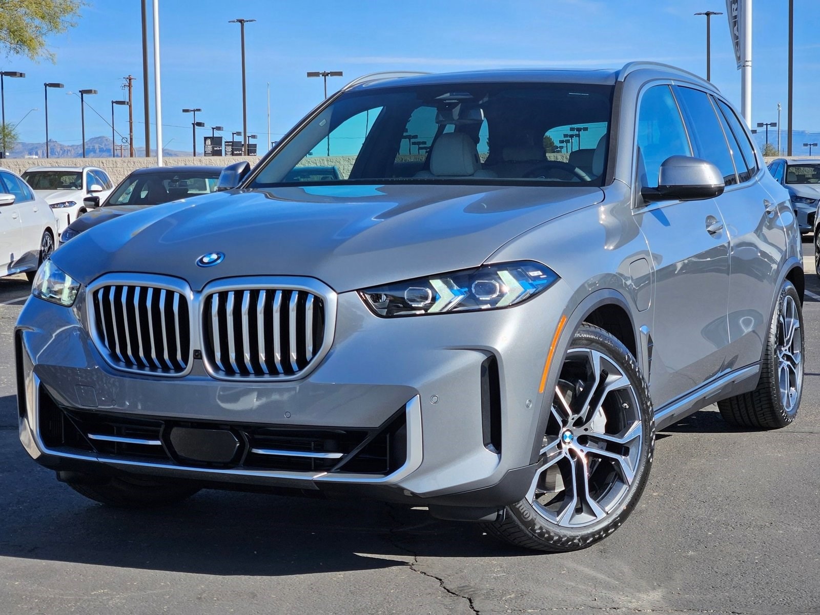 2026 BMW X5 50e's photo