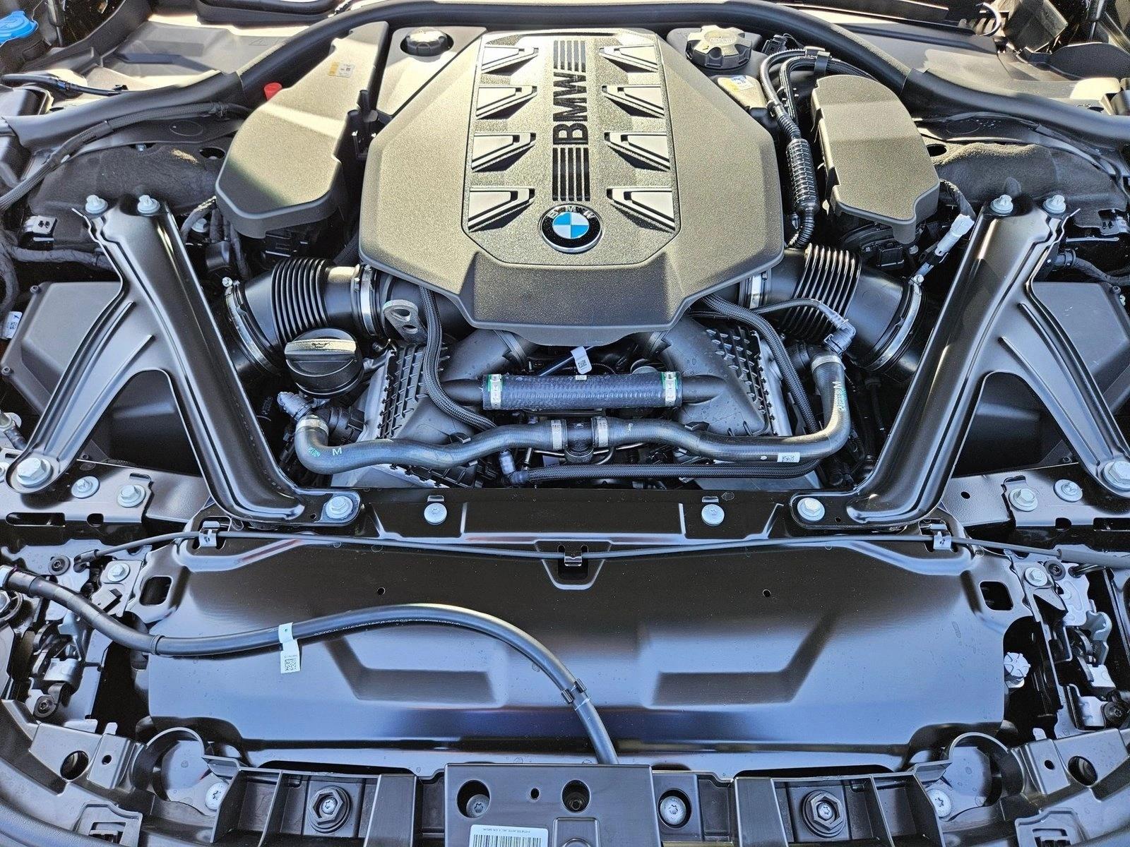 2025 BMW 7 Series 760i - Photo 18